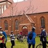  Podczas zabawy terenowej rowerzyści odwiedzili cztery zabytkowe kościoły w gminie Kobylnica