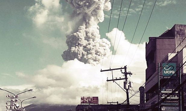 Zdobywali wulkan, nastąpiła erupcja...