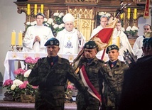 Wojewódzkie obchody święta rozpoczęły się Mszą św., której przewodniczył bp Jacek Jezierski
