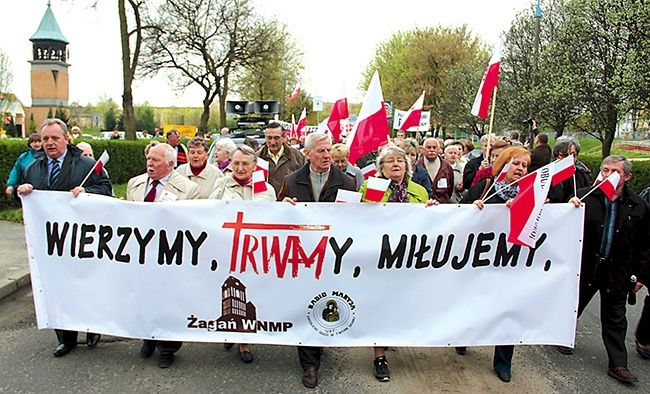  – W marszu wzięli udział nie tylko głogowianie. Delegacje przyjechały m.in. z Serbów, Krzydłowic, Chojnowa, Gaworzyc, Polkowic, Konotopu, Wschowy, Grodowca, Sławy i Żagania 