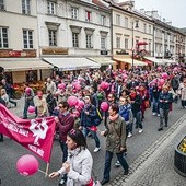  Przed Pałac Prezydencki przeszedł pochód z różowymi balonami