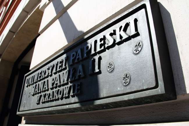 Oświadczenie Uniwersytetu Papieskiego Jana Pawła II w Krakowie w obronie dobrego imienia swojego świętego patrona