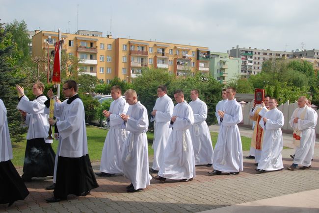 Wyświęcono ośmiu diakonów