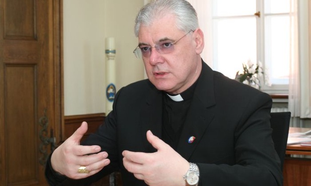 Abp Müller poświęci dom dla samotnych matek