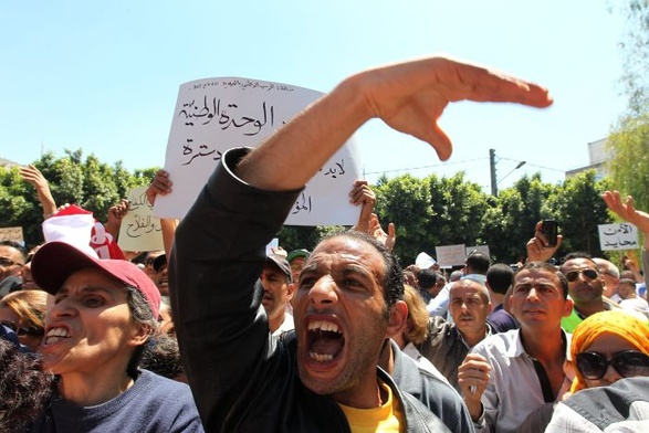 Islamiści demonstrują w wielu miastach Tunezji