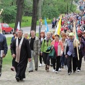 Przewodnikiem pielgrzymki jest ks. Wiesław Frelek