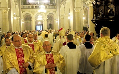 43. synod płocki rozpoczął się w katedrze płockiej 14 października ubiegłego roku