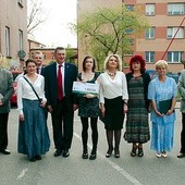 Laureaci ogólnopolskiego konkursu „O Laur Sarbiewskiego” z organizatorami
