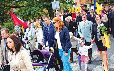  Rodziny z małymi dziećmi, które wezmą udział w marszu,  podobnie jak w roku ubiegłym pójdą na czele