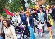  Rodziny z małymi dziećmi, które wezmą udział w marszu,  podobnie jak w roku ubiegłym pójdą na czele