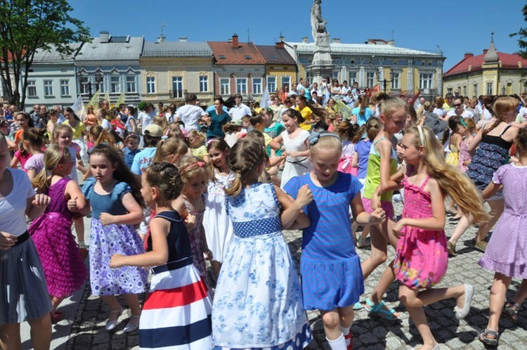 Taniec wielkanocny w Brzesku