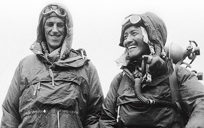 Sir Edmund P. Hillary (z lewej) i Sardar Tenzing Norgay miesiąc po zdobyciu najwyższego szczytu Ziemi