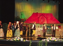  Przedstawieniem „Wesele na Górnym Śląsku”, w wykonaniu Zespołu Pieśni i Tańca „Śląsk”, rozpoczęły się tegoroczne obchody MŚR
