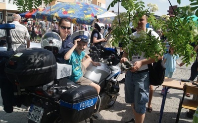 Pokaz żyrardowskiej policji przyciągnął dzieci z rodzicami