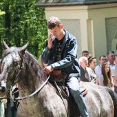  Liturgię zakończyło poświęcenie koni i ludzi 