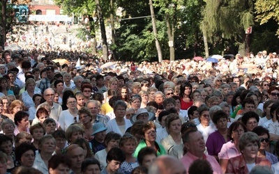 Szanujmy prostą wiarę Ludu Bożego