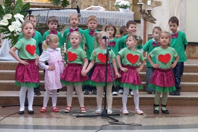 Festiwal z okazji Dnia Matki 