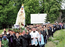 Za Maryją stawiła się niemal cała lokalna społeczność