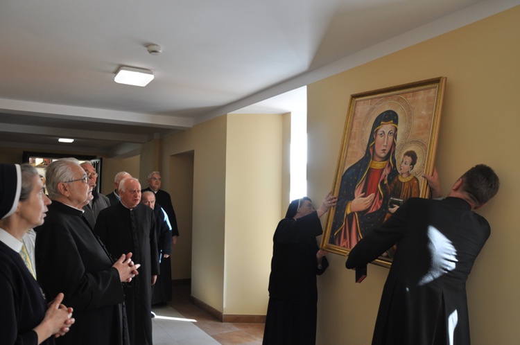 Okulicka Pani u księży emerytów