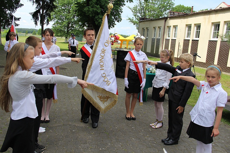 Szkoła Podstawowa w Radnicy ma patrona