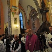 Bp Piotr Libera pobłogosławił prace przeprowadzone w sońskim kościele w ciągu ostatnich pięciu lat
