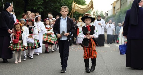 Procesja na zakończenie oktawy Bożego Ciała w Łowiczu