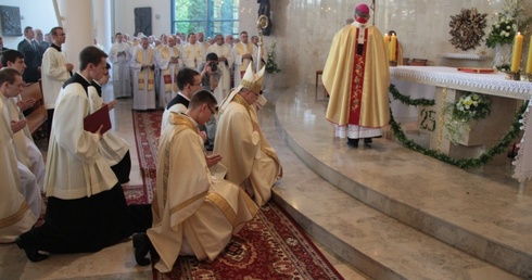 Jubileusz 25-lecia kapłaństwa bp. Andrzeja Czai