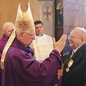  Posługa Stanisława Gruszki jako organisty została doceniona medalem papieskim „Pro Ecclesia et Pontifice”, który 4 grudnia 2011 r. wręczył mu abp senior Damian Zimoń