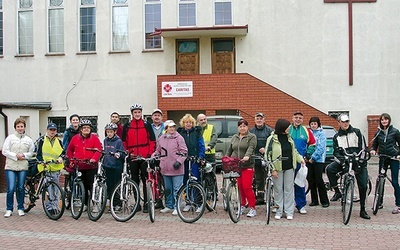 Po raz piąty sprzed kościoła Najświętszego Serca Pana Jezusa w Skierniewicach wyruszył Rajd Beretowo-Rowerowy im. ks. Juliana