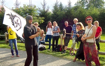  Jedną z tradycyjnych zabaw jest bieg otrzęsinowy. Biały Dunajec 2011