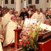 Metropolita gdański abp Sławoj Leszek Głódź powitał reliwkię świętego w Rumi.