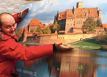 Marek Stokowski pisarz, kustosz Muzeum Zamkowego  w Malborku