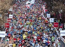 Uczestnicy maratonu w Hamburgu w Niemczech