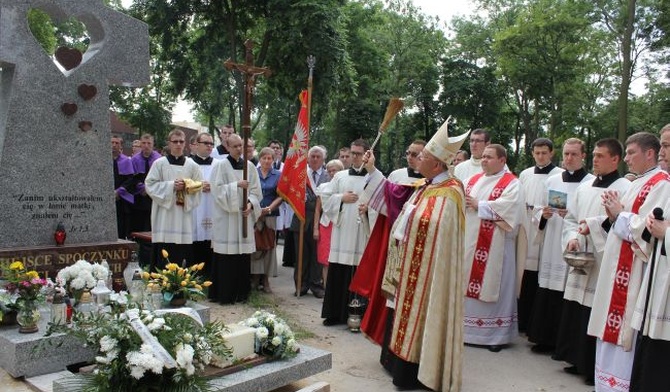 Liturgii pogrzebowej przewodniczył bp Roman Marcinkowski