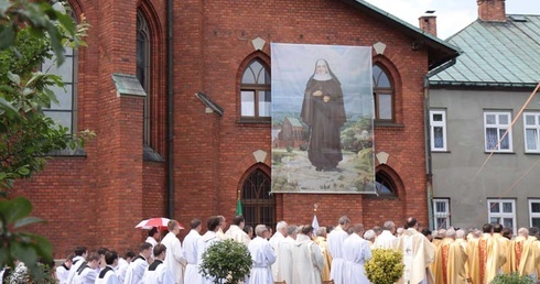 Muzeum przylega do kościoła serafitek.