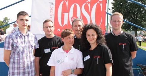 Uczestnicy biegu (od lewej): Wojtek, Mariusz, Danuta, Piotr, Agnieszka i Michał.