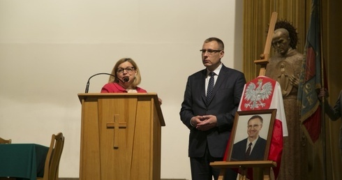 Alicja Adwent, wdowa po śp. Filipie Adwencie i poseł Maciej Małecki
