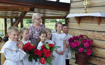 Dzieci dziękowały za kończący się rok szkolny