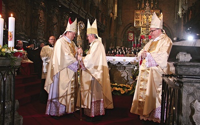 Nowy arcybiskup wrocławski naukowo zajmuje się nauczaniem  Jana Pawła II. W swojej homilii podkreślał m. in. wartość rodziny oraz rolę,  jaką w wychowaniu odgrywa świętowanie niedzieli