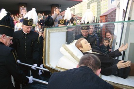  Sześć lat temu lubińscy salezjanie przeżywali podobne święto. Okazją było nawiedzenie parafii przez relikwie św. Dominika Savio