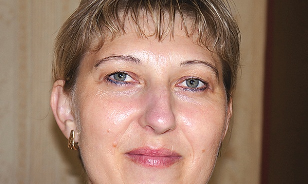 Anna Kowalska wraz z mężem codziennie modli się słowem Bożym i dzieli wiarą