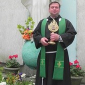 Szef Radia Niepokalanów przywiózł do koszalińskiej parafii franciszkańskiej relikwie o. Maksymiliana