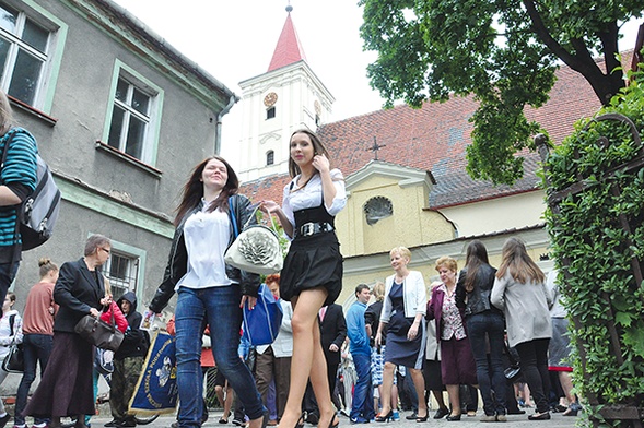 Badania socjologiczne pokazują,  że regularnie w niedzielnych Mszach św. udział bierze  31 proc. mieszkańców diecezji zielonogórsko-gorzowskiej