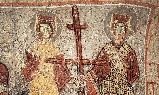 Matką Konstantyna była św. Helena, która podczas pielgrzymki do Palestyny odnalazła relikwie krzyża Chrystusa. Na zdjęciu: fresk z kościoła w Kapadocji przedstawiający św. Helenę i Konstantyna z krzyżem