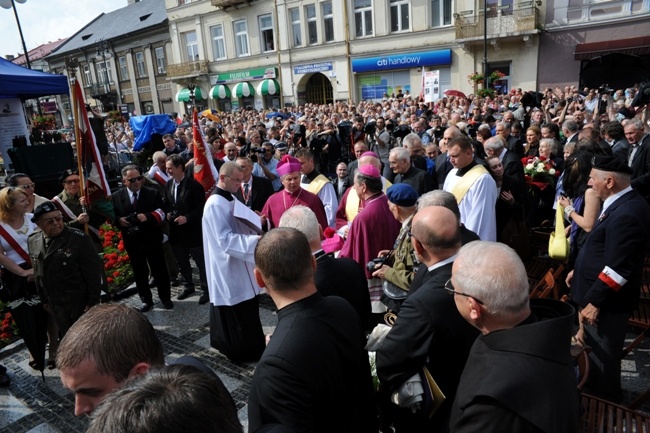 Pomnik Prezydenta RP odsłonięty