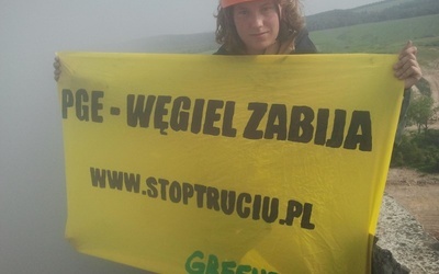 Greenpeace znowu na kominie