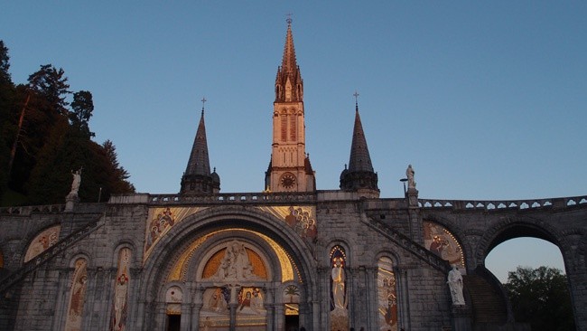 Piaski Nowe i WAJ Absolwent w Lourdes, La Salette i Fatimie