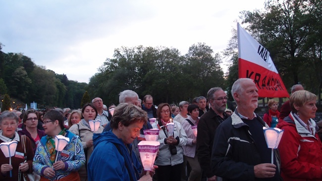 Piaski Nowe i WAJ Absolwent w Lourdes, La Salette i Fatimie