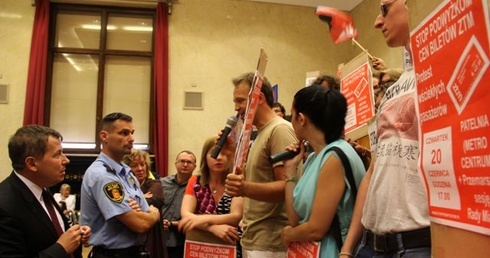 "Biletowy" protest na Radzie Miasta