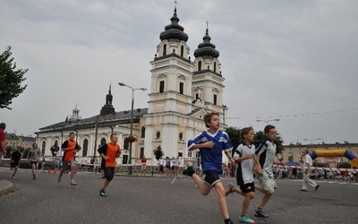 W biegu ulicznym wzięli licznie udział młodzi mieszkańcy Mławy